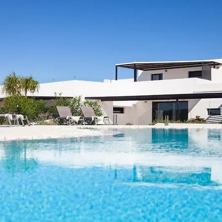 לינה וארוחת בוקר Mana Ecoretreat 5*